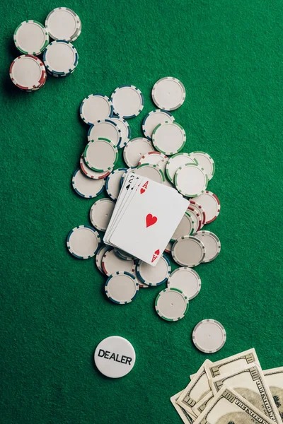 Hand ranking display on mobile Mobile screen showing AduQ hand ranking display and betting interface